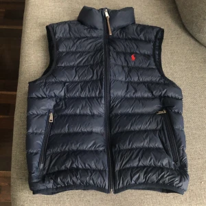 Polo Ralgh Lauren dunväst - Storlek S. Nyskick!