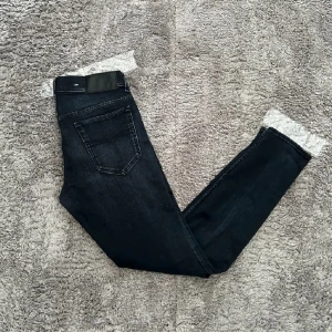 Tiger of Sweden jeans - Säljer nu denna as feta tiger of Sweden jeans till ett väldigt bra pris! 