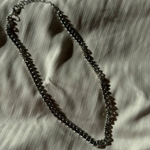 Halsband - Halsband säljs för 20kr