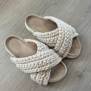 inuikii - Sparsamt använda, storlek 40 passar även mig med 39