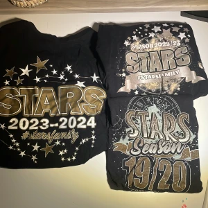 Cheertröjor/hoodie - Jätte snygga träningsgrupper och Hofors från sol gf Stars cheerleading🫶🏼 tröjorna är i olika storlekar, om ni är intresserade fråga mig om vad ni vill, storlekar, pris mm.🫶🏼🫵🏼