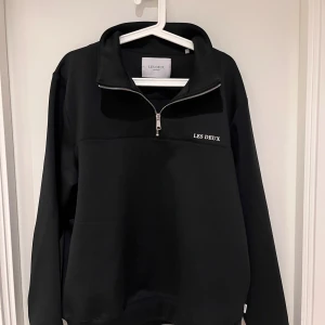 Les deux half zip - Säljer min les deux half zip i storlek L