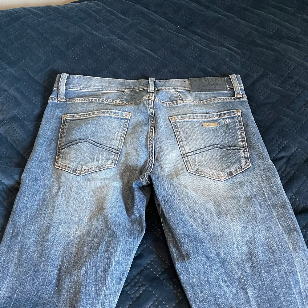 Ett par i princip oanvända jeans från Armani exchange. . Jeans & Byxor.