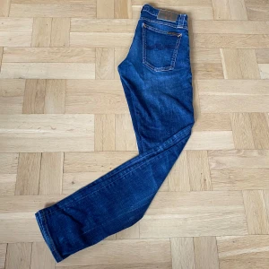 Nudie jeans - L32