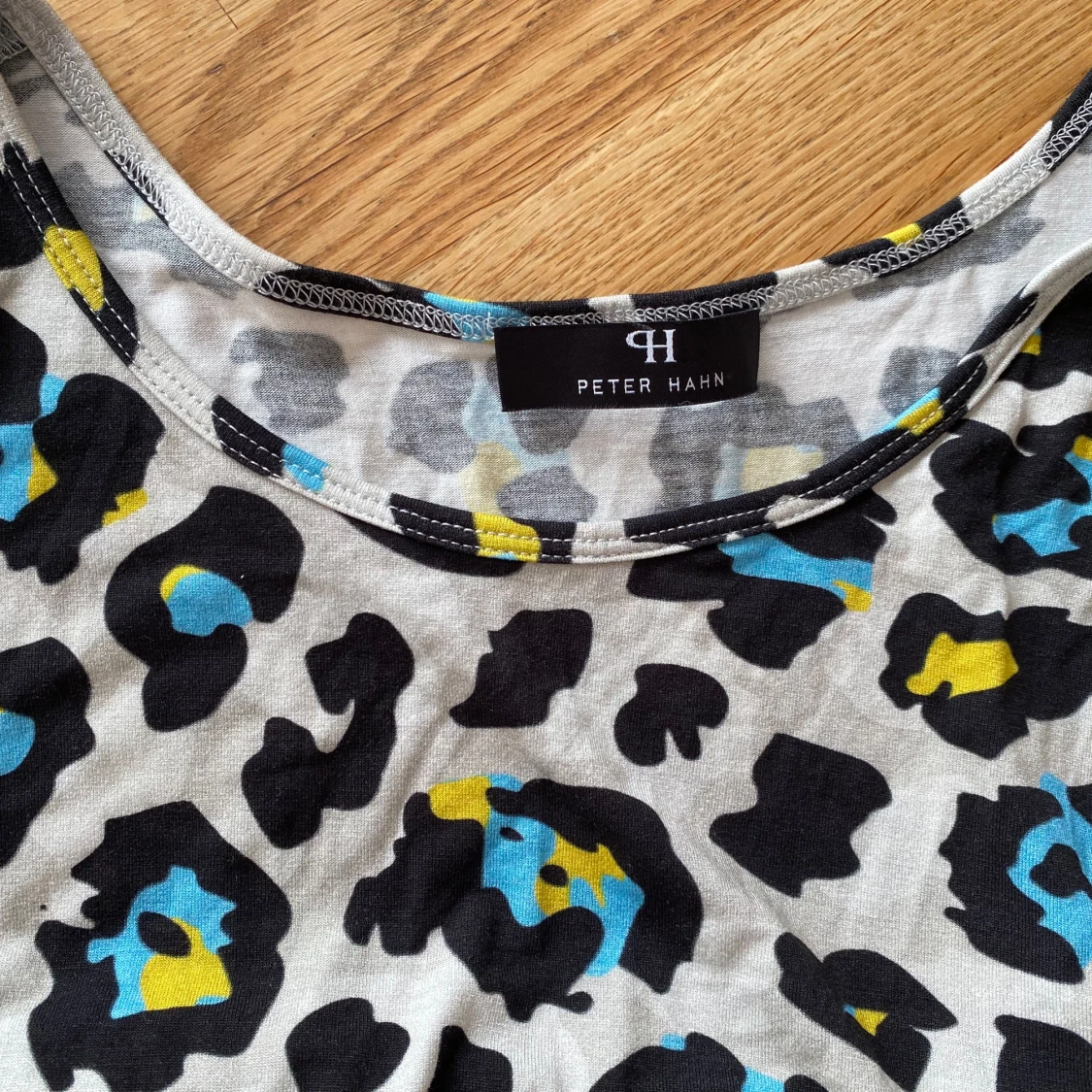 Nytt leopardmönstrat linne i strl 40 från Peter Hahn - 91
