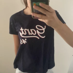 Gant tröja  - Använd bara en gång, den är inte min stil längre, det är storlek 13-14 år men är stor för mig.