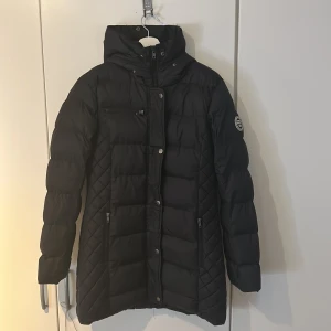 Vinson polo club jacka - Polo club jacka,inga skador på jackan,köpt för 800