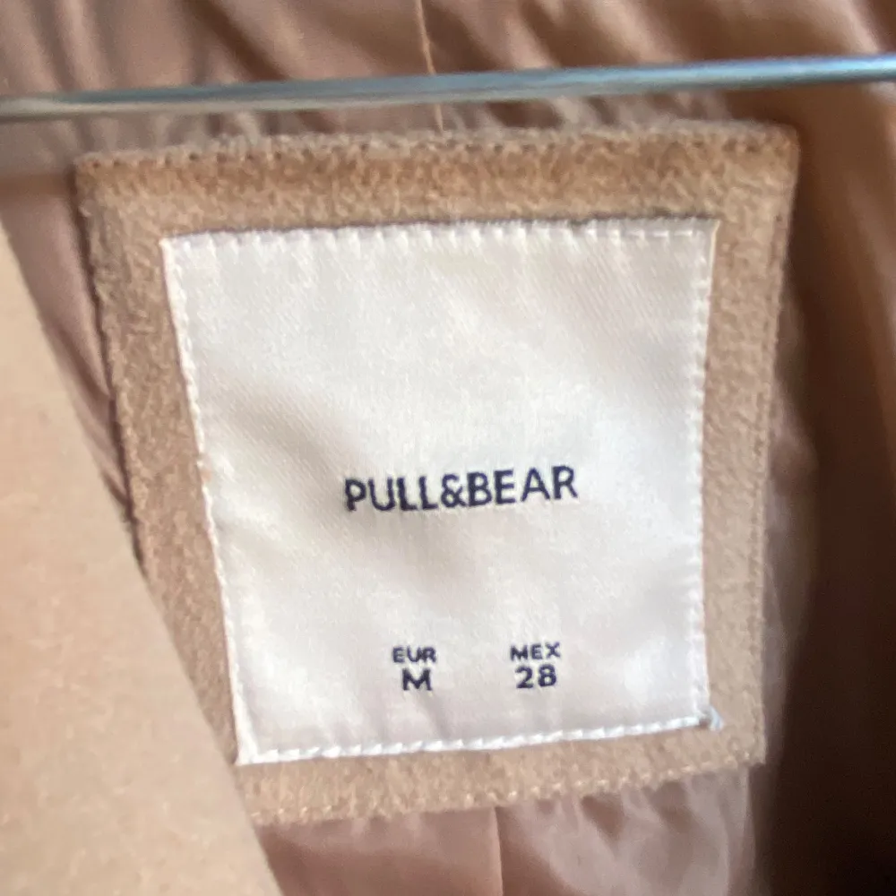 Pull & bear kappa, använt några fåtal gånger . Jackor.