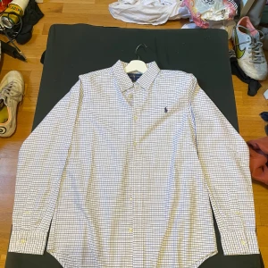 Ralph Lauren  - Skicket på skjortan är som ny!