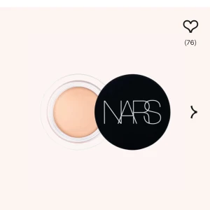 Nars concealer  - Jättebra concealer från nars! Jag fick tre stycken i födelsedagspresent och eftersom den är väldigt dryg tror jag inte jag kommer hinna använda upp alla. Denhär är helt oanvänd och endast öppnat burken för att fota🌼 Kan gå med på 200 vid smidigt köp
