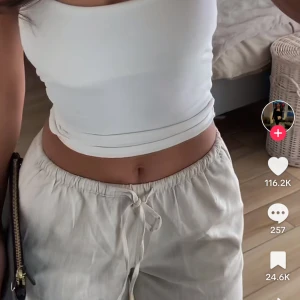 Linnebyxor perfekt till höst! - Beiga linnebyxor från gina.