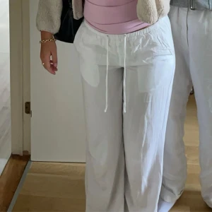 Linne byxor  - Storlek S använts Max 3 gånger, säljer begrunda av att de för stora på mig.