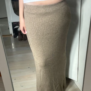 Kjol - As snygg stickad kjol från esprit⭐️ jag är 165cm