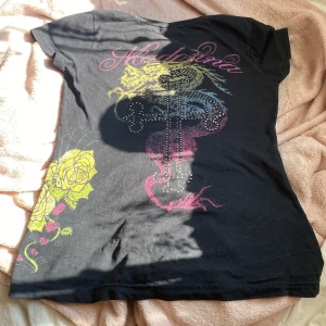 T-shirt  - Jätteball tröja med tryck och diamanter från märket Madonna 