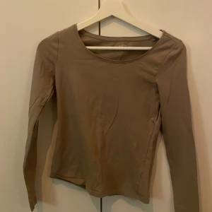 Lager 157 tröja - En lång ärmad tröja från lagade 157 super fina men inte min stil , super fin! Swish!