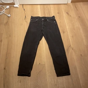Weekday jeans  - 10/10 skick på ett par weekday jeans köpte för 799 säljer för 299!!!