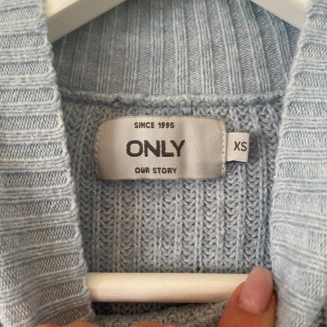 Ljusblå stickad tröja 