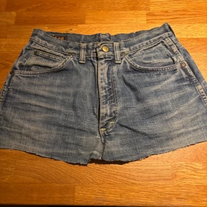 Lee kjol - En snygg kjol från Lee. Ge prisförslag 