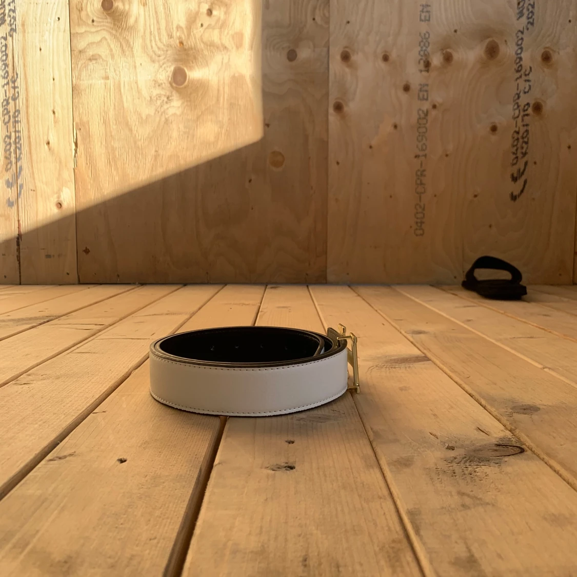 Bälte i vit/guld  - 3