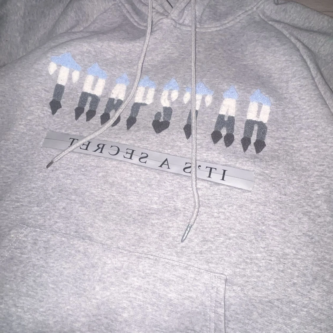 Grå hoodie från Trapstar - 3