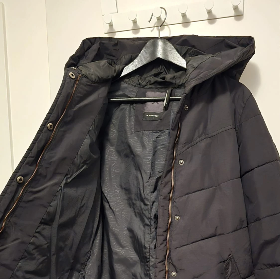 Svart dunjacka från Esprit - 3