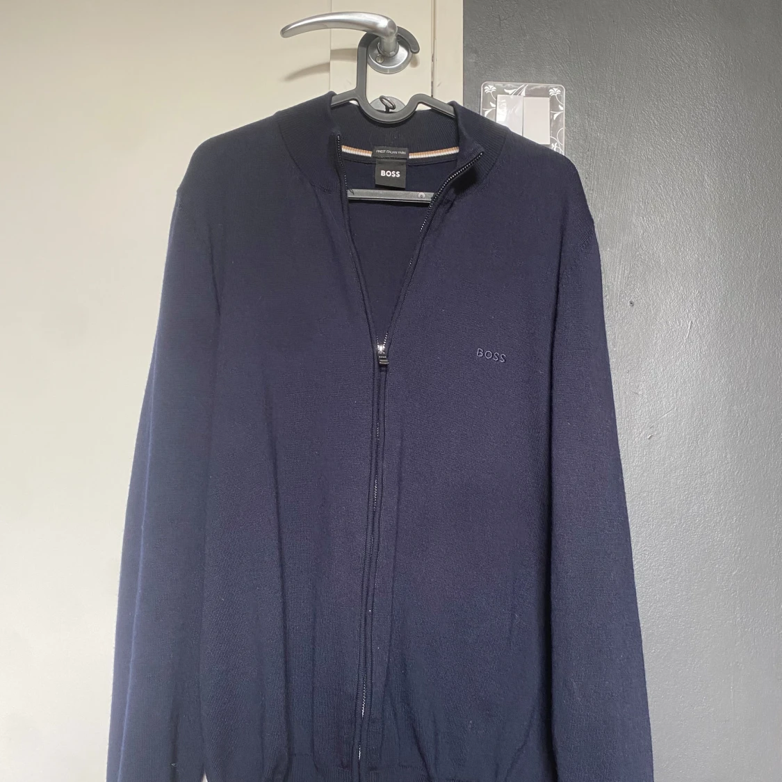 Mörkblå fullzip från Hugo Boss