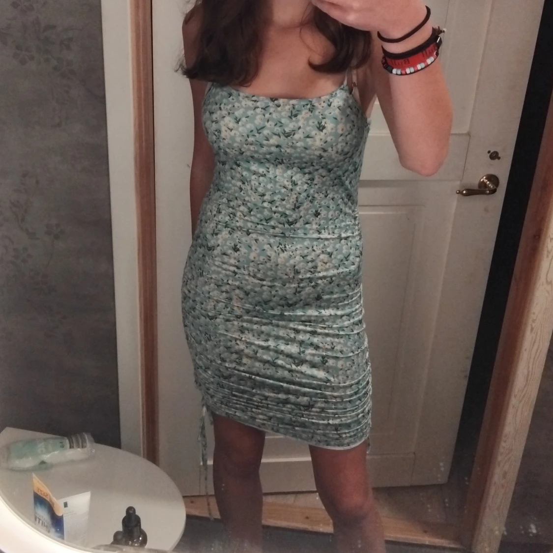 Blommig blå klänning - 1