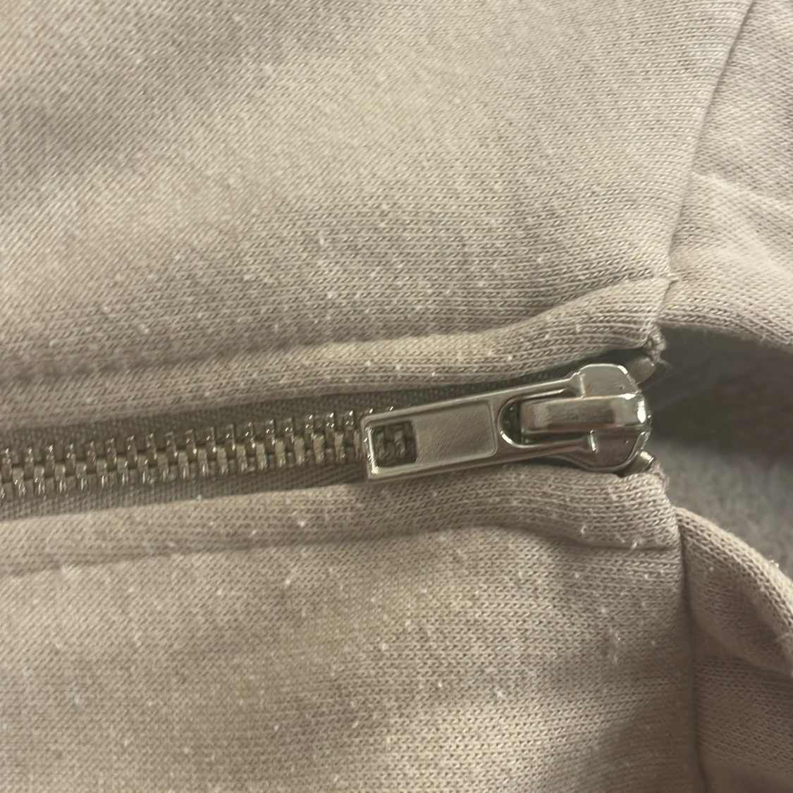 Beige hoodie med dragkedja från 157 - 3