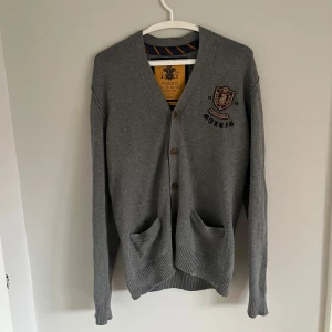 Morris cardigan  - Märke: Morris/ skick:8/10 kom gärna med prisförslag!!✌️