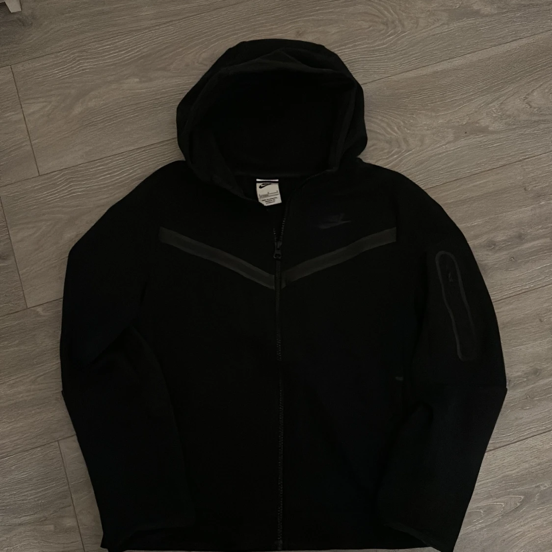 svart Nike tech kofta - 3