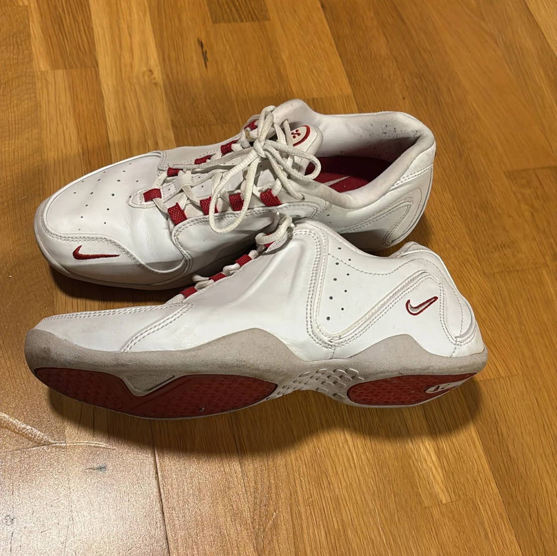 Vita sneakers från Nike - 2