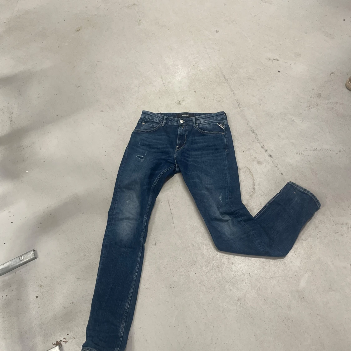 Mörkblå replay byxor - 4