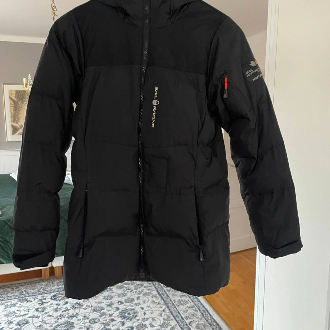 Svart vinterjacka från Sail Racing