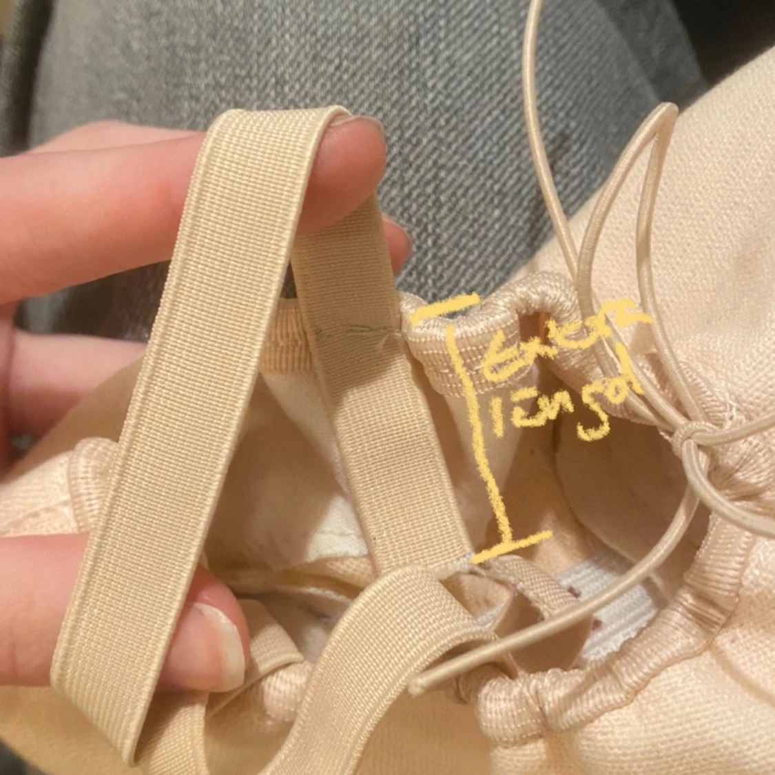 Beige balettskor med resårband - 90