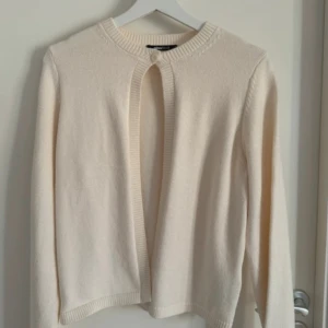 Gina tricot kofta - Fin kofta från Gina tricot, använd två gånger 