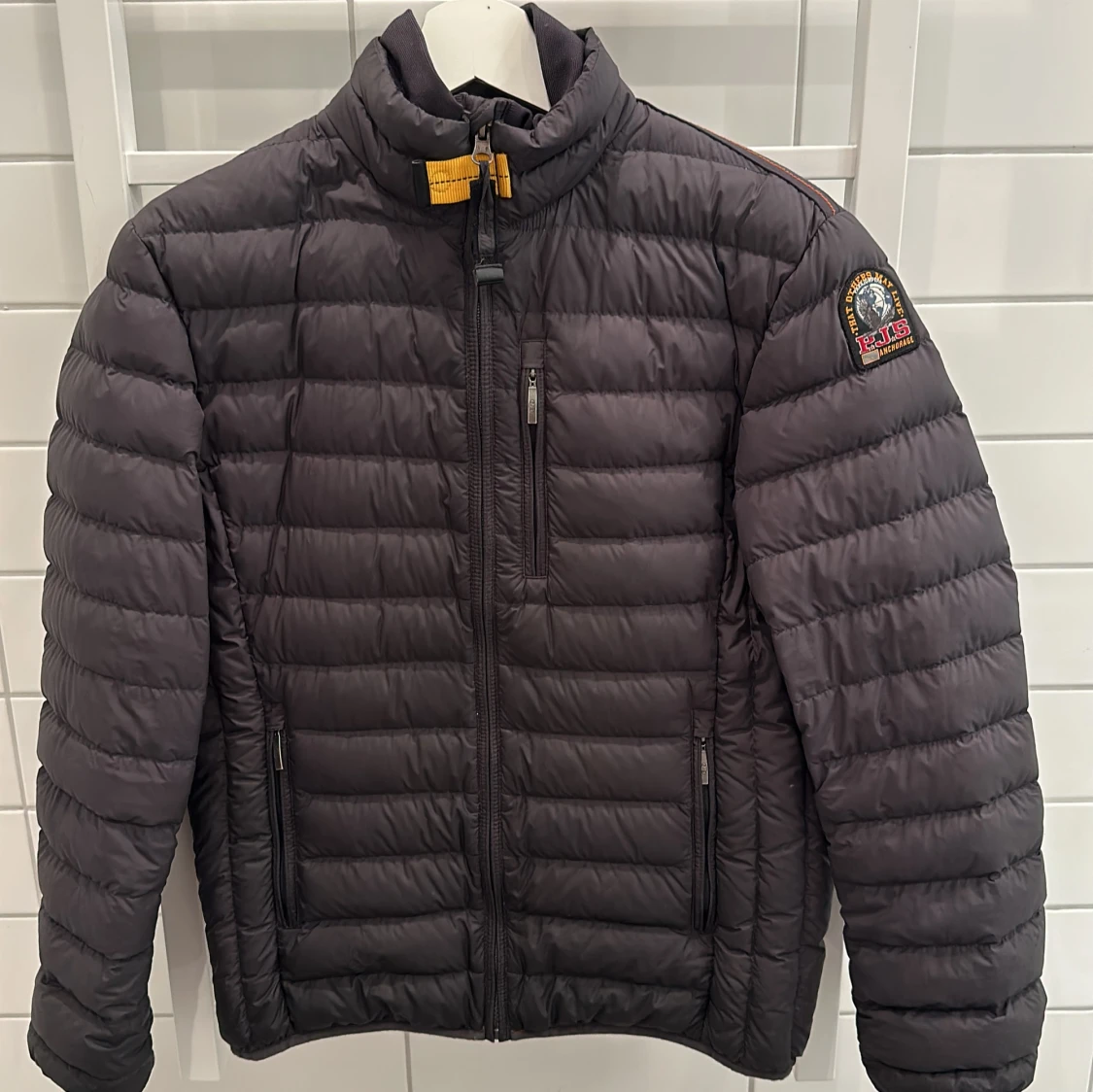 Svart pufferjacka från Parajumpers