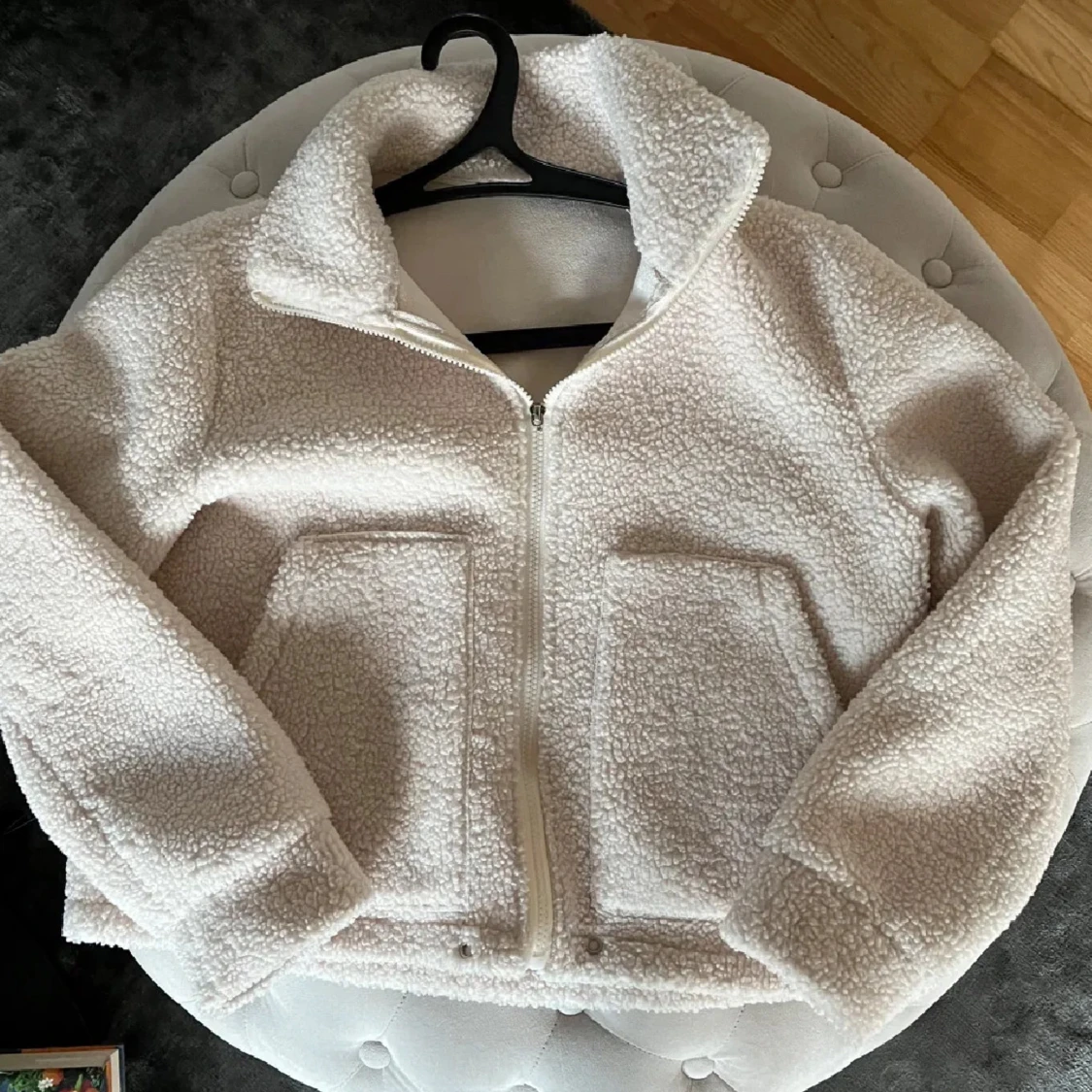 Vit teddyjacka