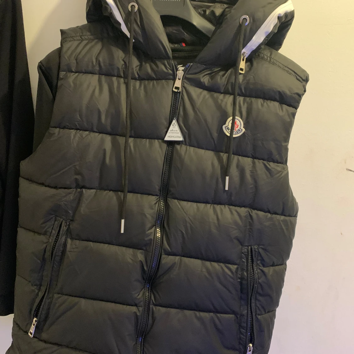 Äkta monclar väst 
