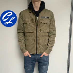 Zadig & Voltaire Jacka (Sprillans ny) - Zadig & Voltaire Jacka | Skick: 10/10 (HELT NY) |Storlek S passar även M | Pris - 999 | Tags sitter kvar | Fraktar via Postnord eller Instabox på köparens bekostnad | Hör av dig vid minsta fråga eller fundering!