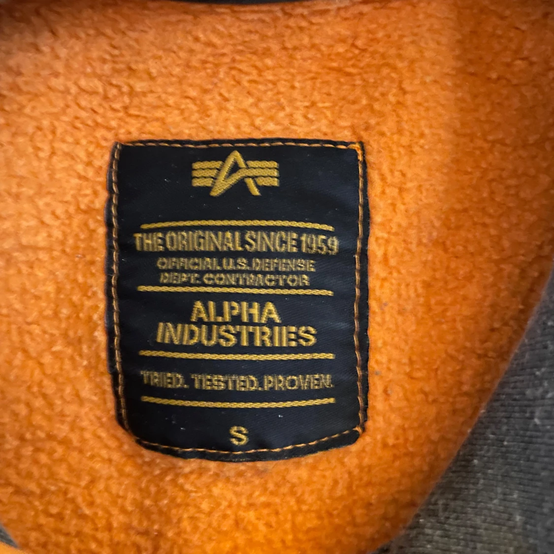 Orange hoodie från Alpha Industries - 92