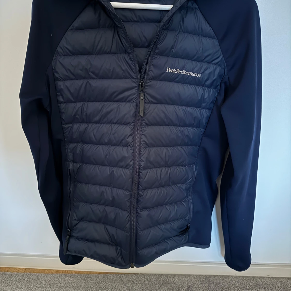 Marinblå jacka från Peak Performance - 90