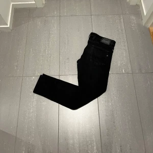 Replay Anbass jeans  - Säljer nu dessa Replay Anbass jeans, skriv för fler bilder/frågor🙌🏼