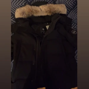 Canada goose black label - Canada goose black label vinter jacka, helt ny och oanvänd etiken sitter kvar.