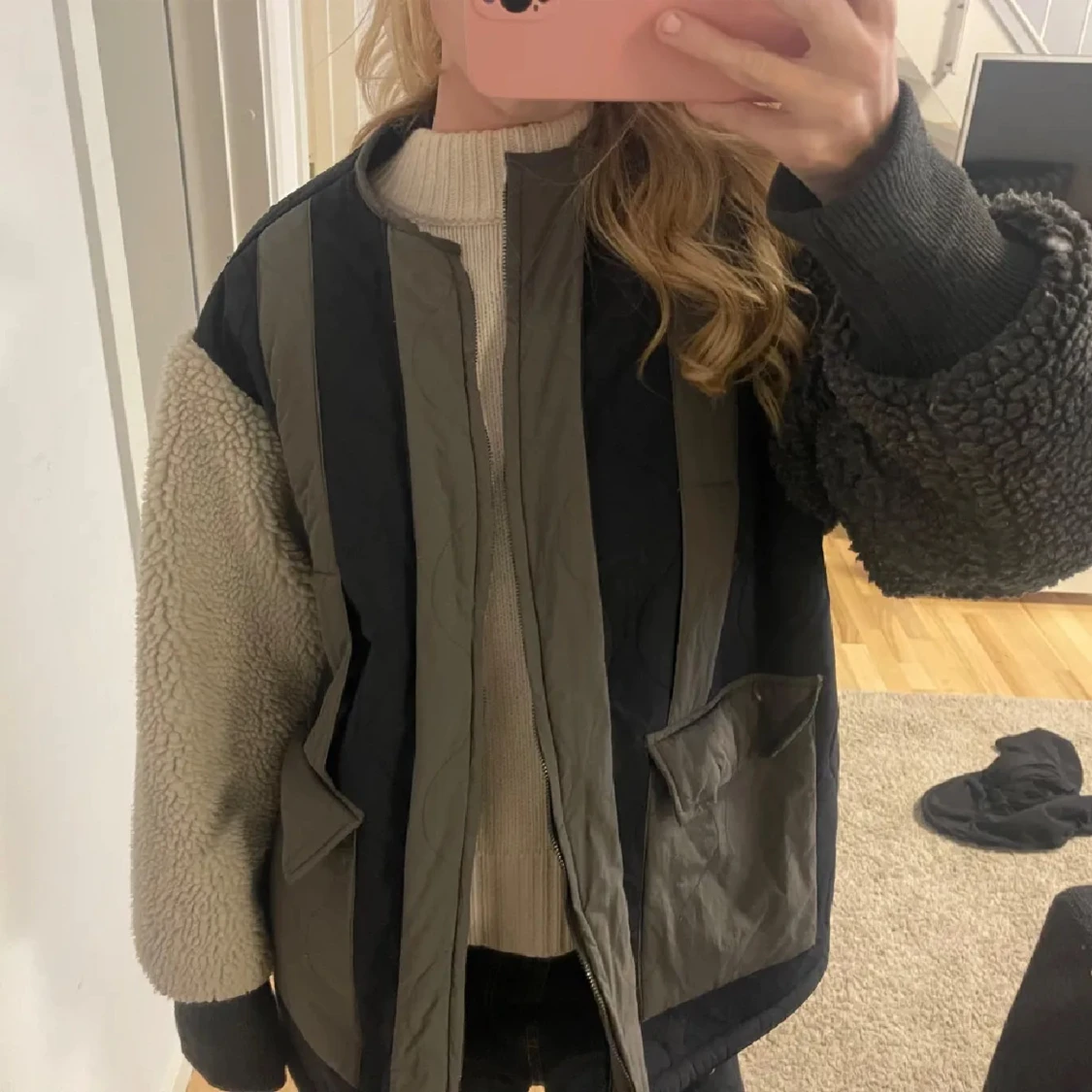 Flerfärgad teddyjacka