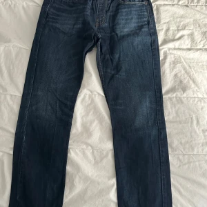 Blåa jeans från Levis  - Om du har fler frågor så skicka bara ett meddelande 