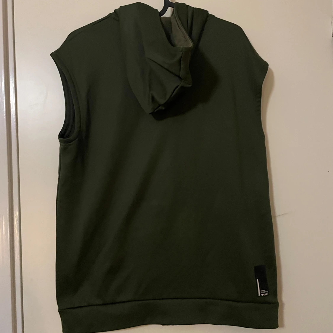 Grön väst med huva - 1