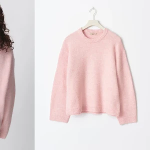 Rosa stickad tröja  - Bra skick, färgen på bild 2&3 stämmer inte riktigt med hur den är på riktigt 