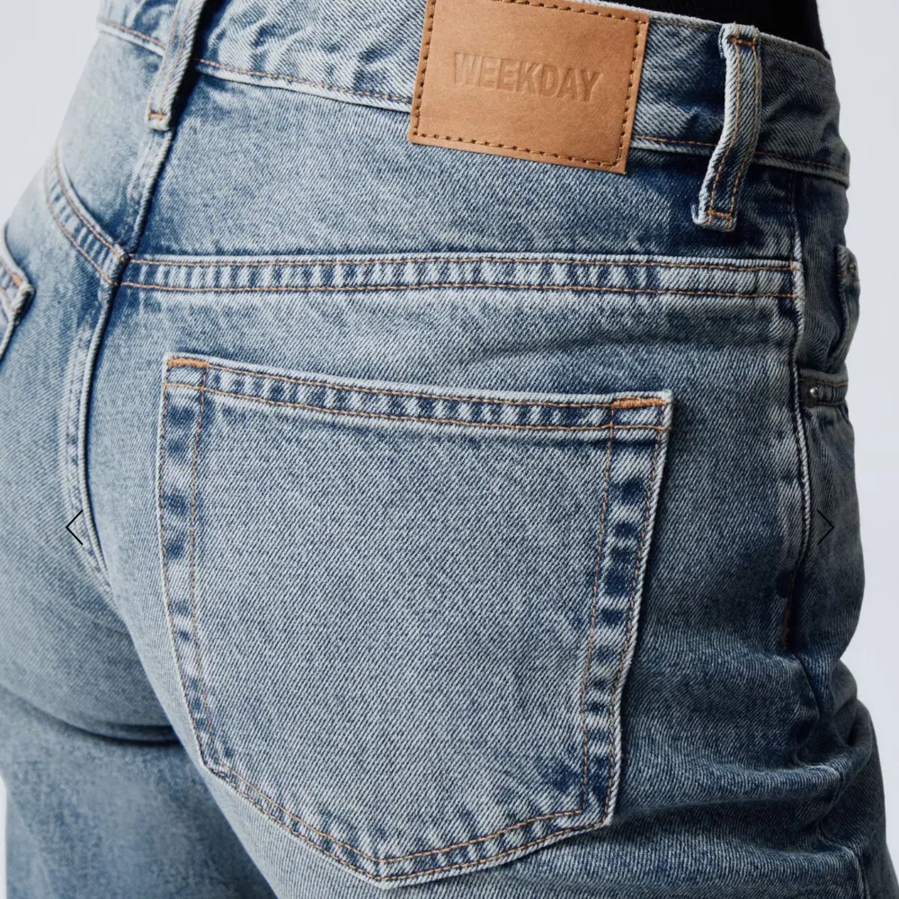 Säljer mina ljusblåa jeans från weekday, då dem är inte för små. Farkut & Housut.