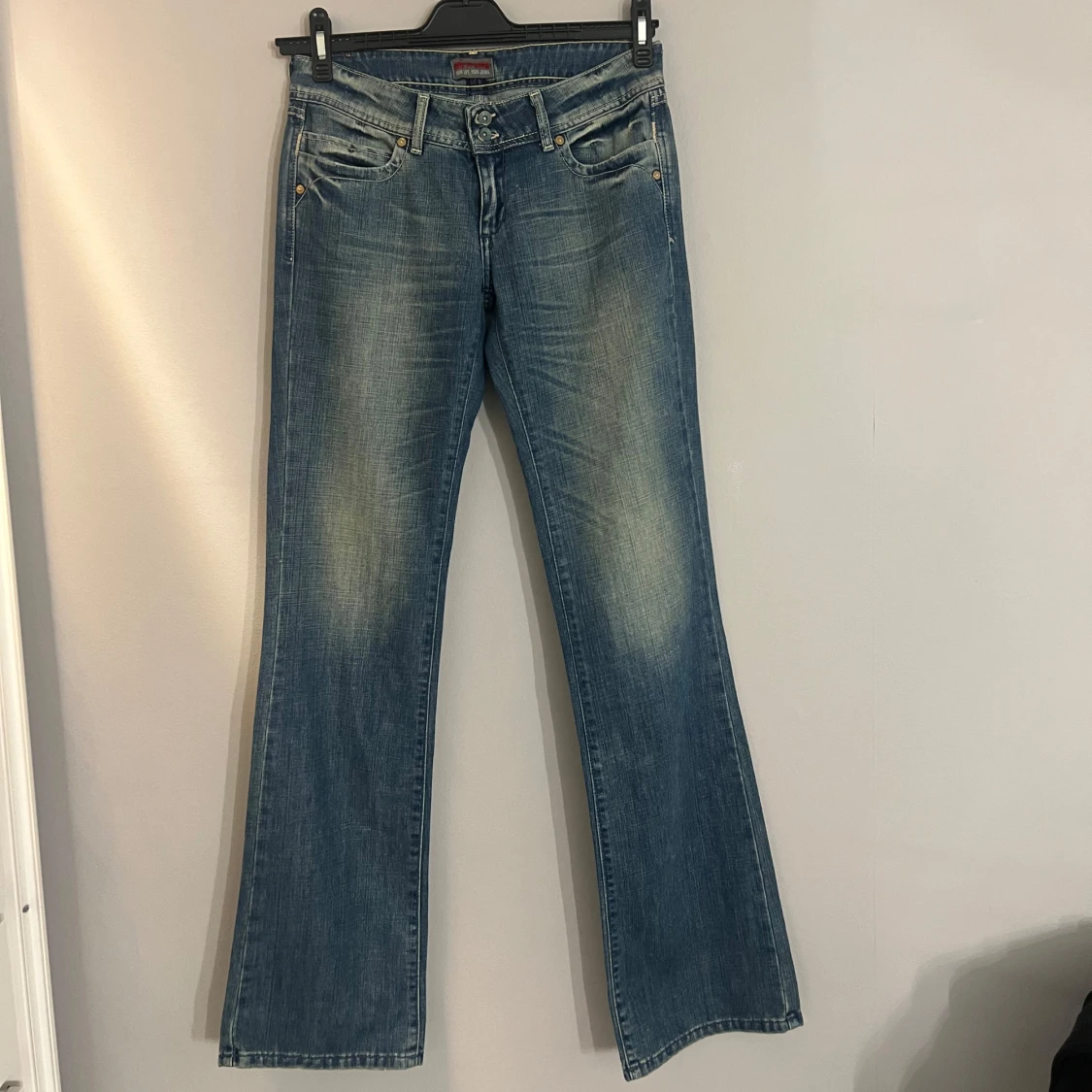 Blå lågmidjade jeans - 2