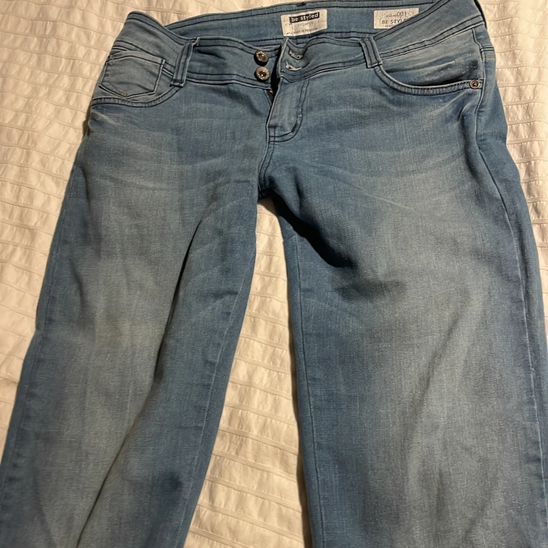 Ljusblå jeans från De Spoiled - 1